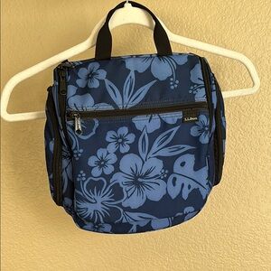 L.L. Bean Blue Floral Toiletry Bag, Shower Hook